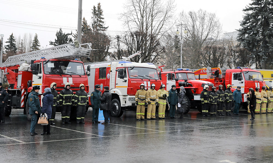 Пожарно-спасательные части Чувашии получили ключи от новых машин