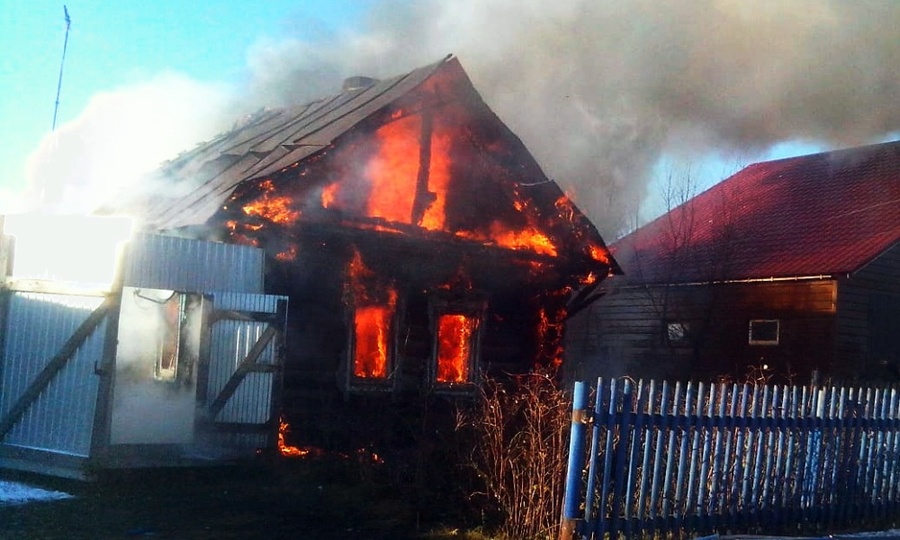 Пожар в Урмарском районе. Фото: mchs.cap.ru