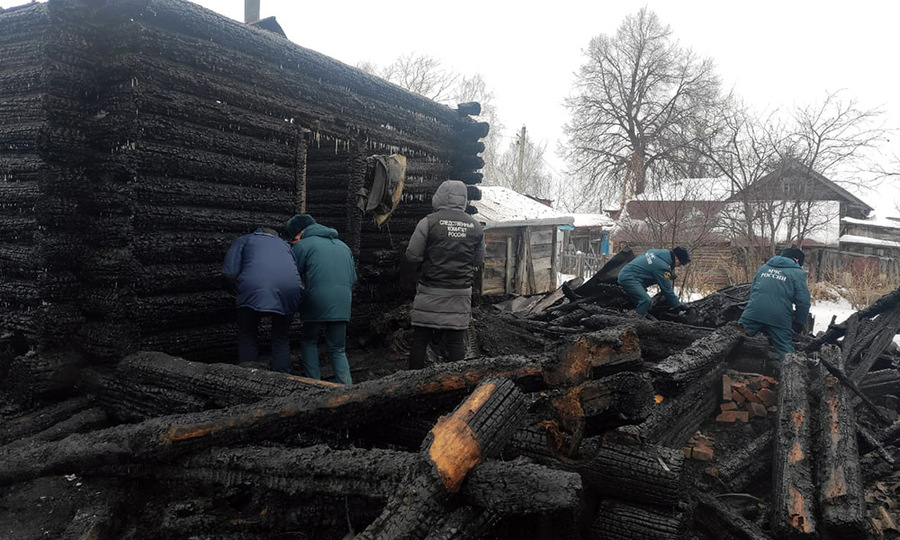 В Урмарском районе при пожаре погибли шесть человек, в том числе трое детей