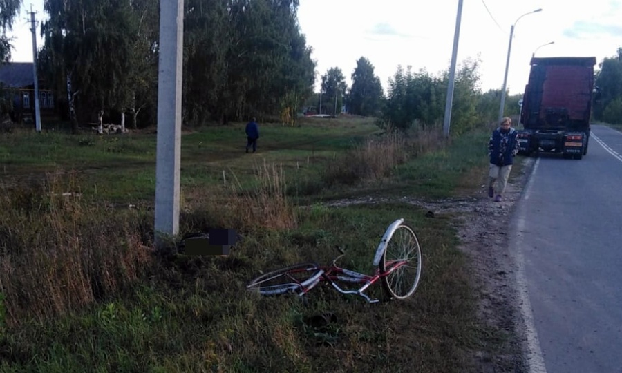В Порецком районе фура насмерть сбила велосипедиста