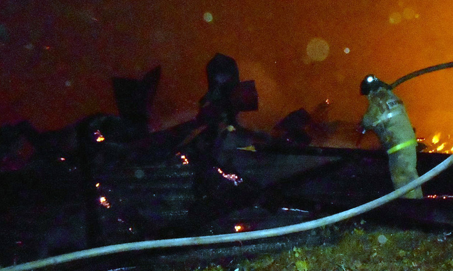 В Янтиковском районе огонь уничтожил частное подворье