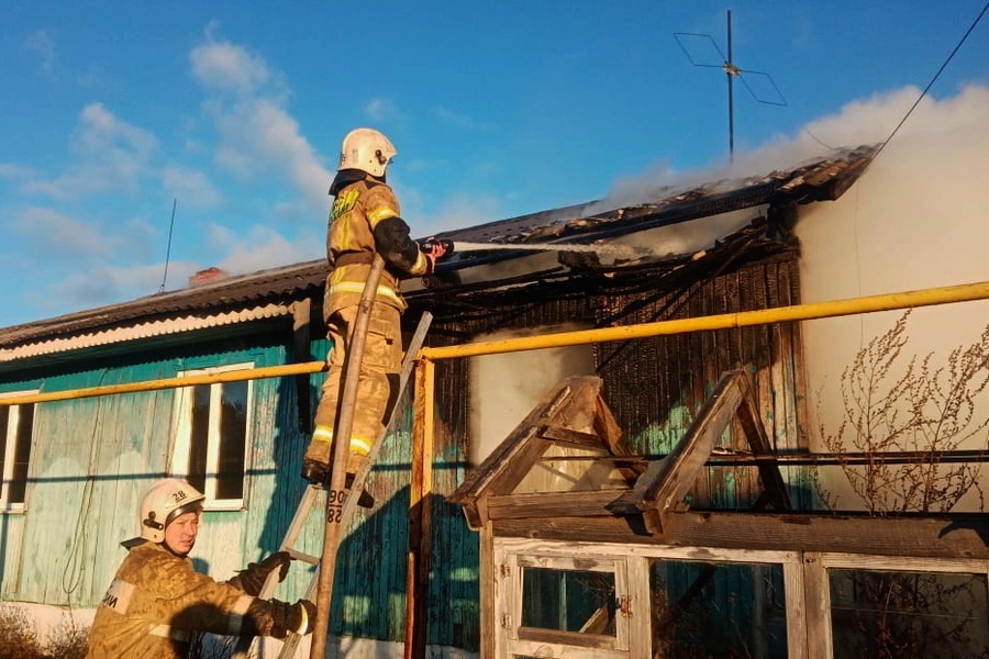 В Ибресинском районе при пожаре пострадала пенсионерка