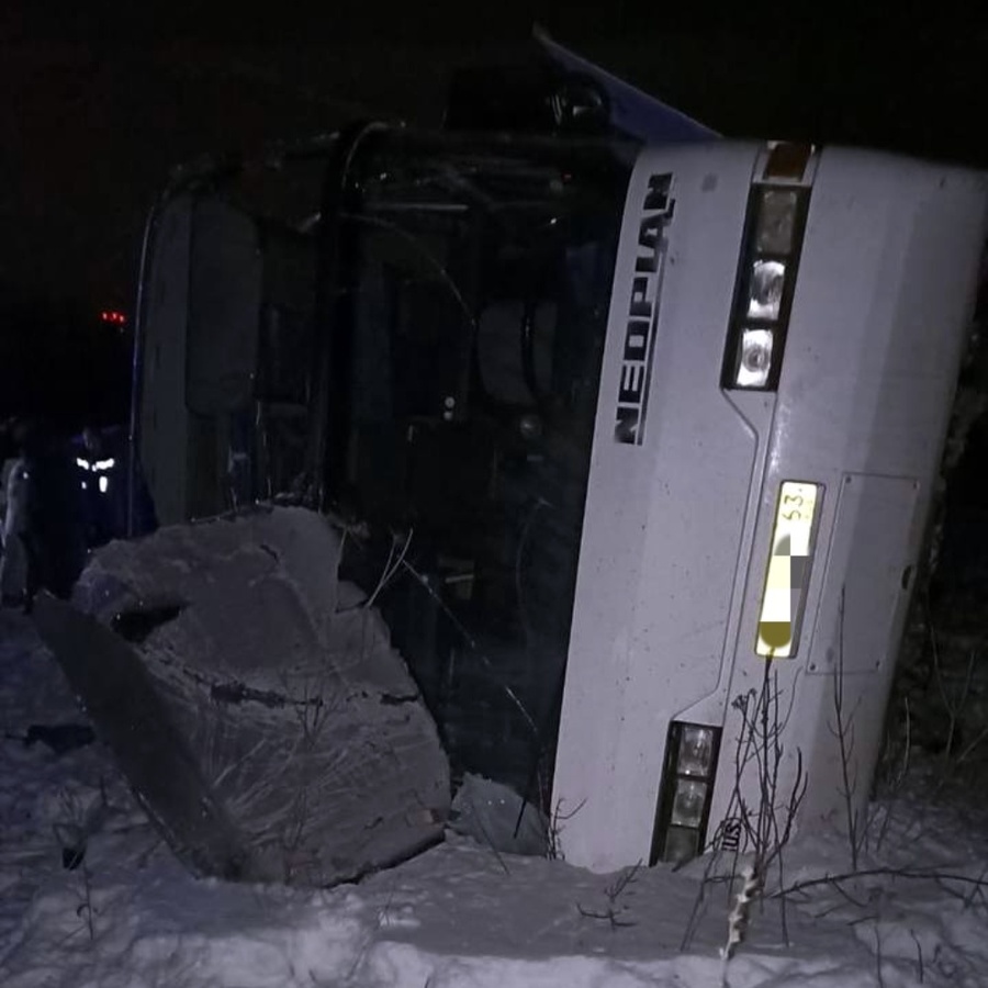Автобус из Нижнего Новгорода попал в смертельное ДТП в Чувашии